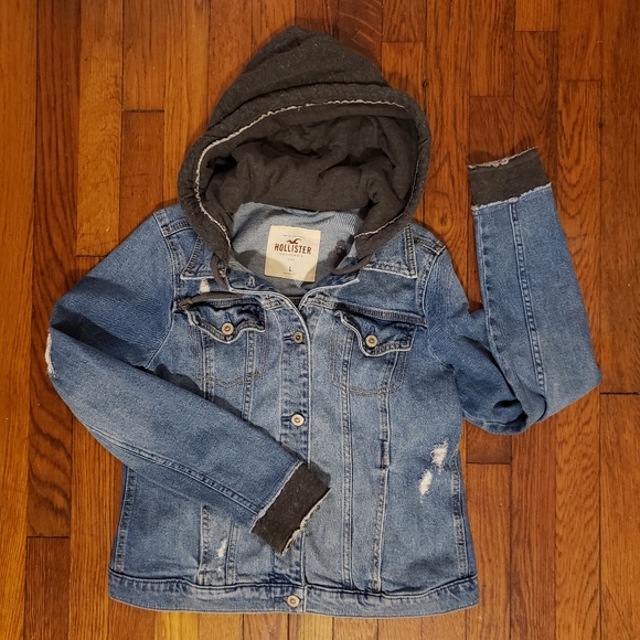 Hollister women's hooded distressed jean jacket. Size L. - Picture 3 of 8